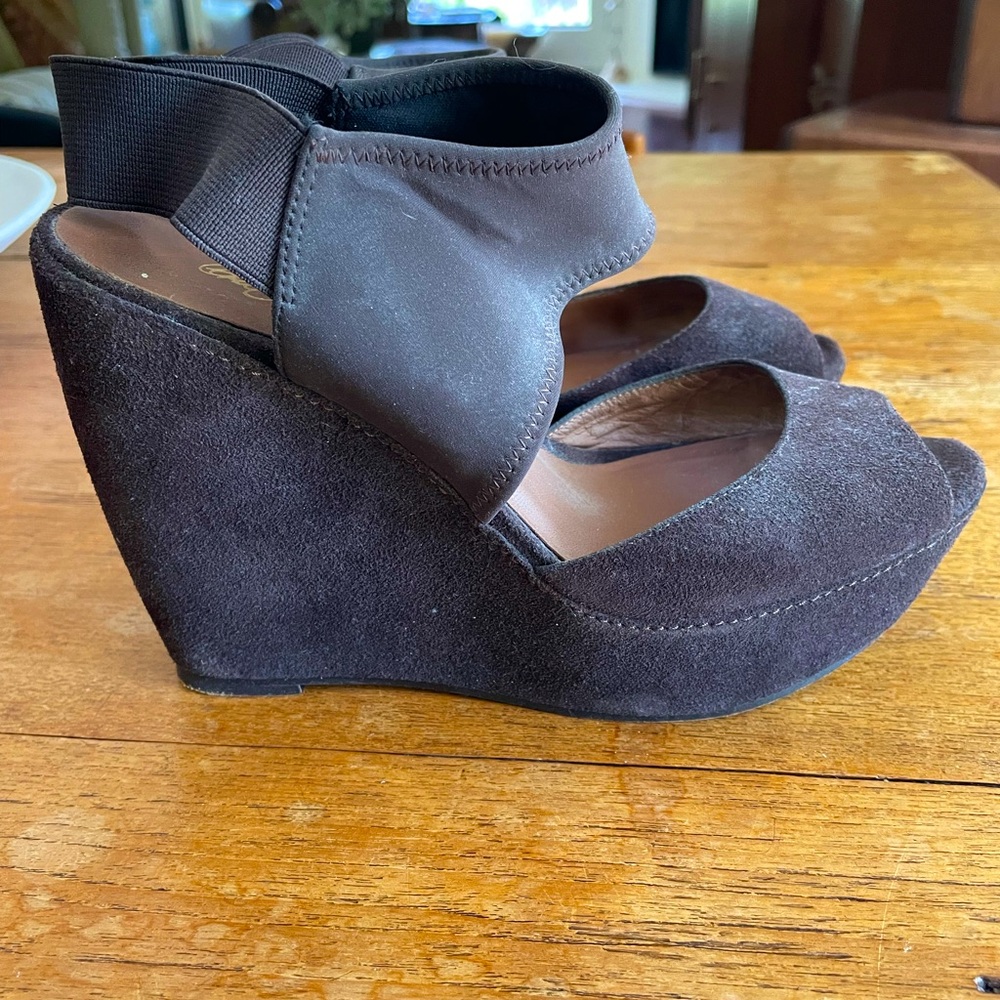 Donald j Pliner suede brown platform size 7.5